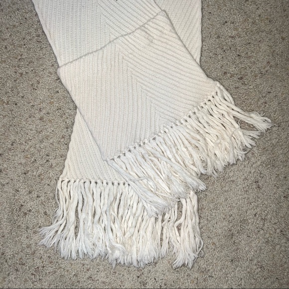 ✨LOUIS VUITTON✨ authenitc scarf - Picture 2 of 8